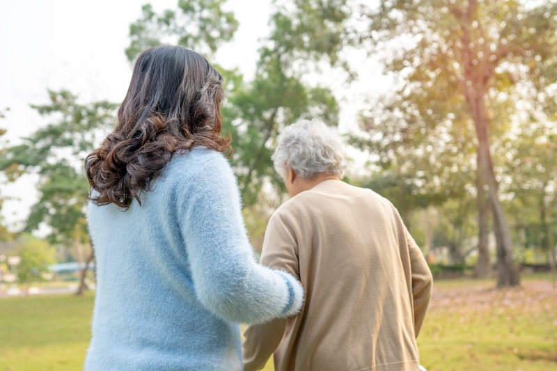 Walking boosts brain connectivity and memory in older adults